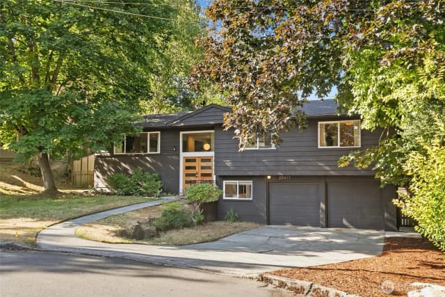 Property photo for 20417 55th Place Ne, Lake Forest Park