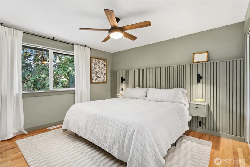 Property photo for 20417 55th Place Ne, Lake Forest Park photo 12
