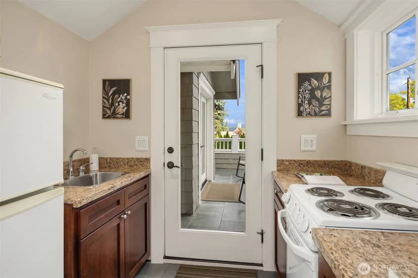 Property photo for 1508 37th Avenue E, Seattle photo 31