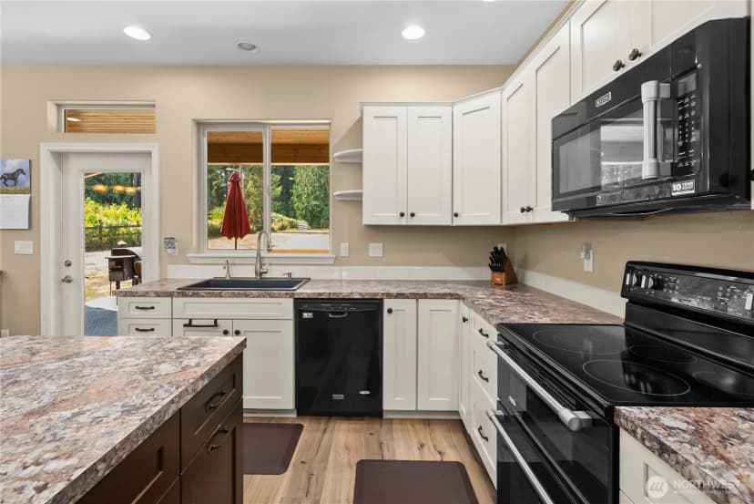Property photo for 8545 Mill Bight Road Ne, Olympia photo 14