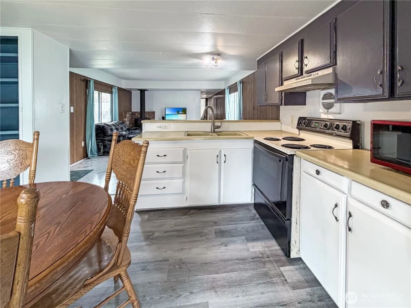 Property photo for 10831 Se 226th Street, Kent photo 6