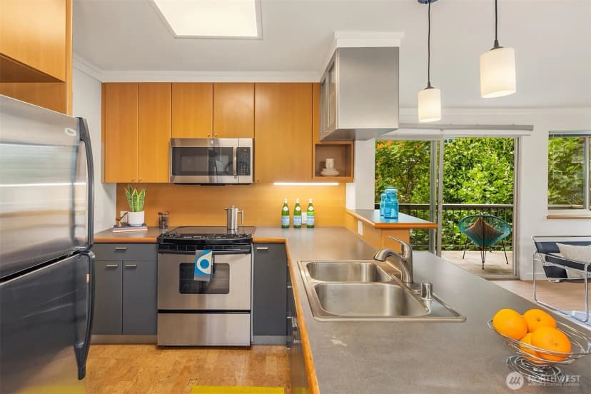 Property photo for 732 11th Avenue E #301, Seattle photo 9