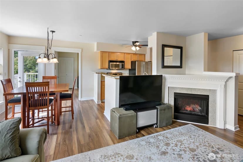 Property photo for 300 High School Road Ne #406, Bainbridge Island photo 7