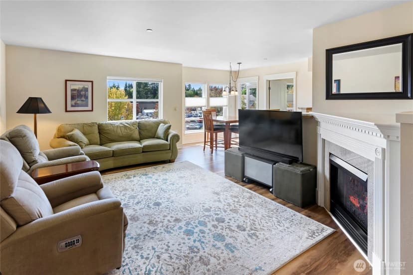 Property photo for 300 High School Road Ne #406, Bainbridge Island photo 5