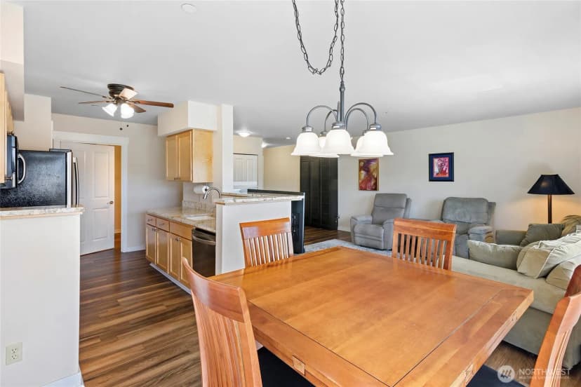 Property photo for 300 High School Road Ne #406, Bainbridge Island photo 8