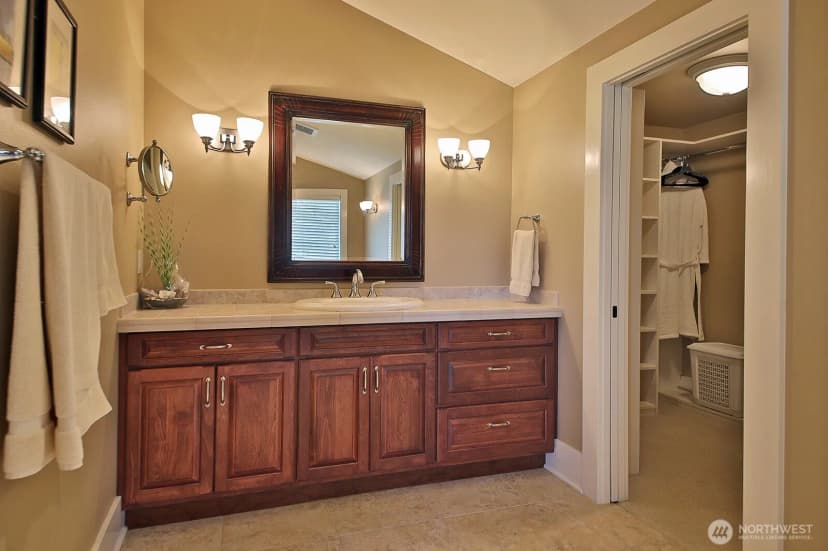 Property photo for 2382 Soundview Drive, Langley photo 33