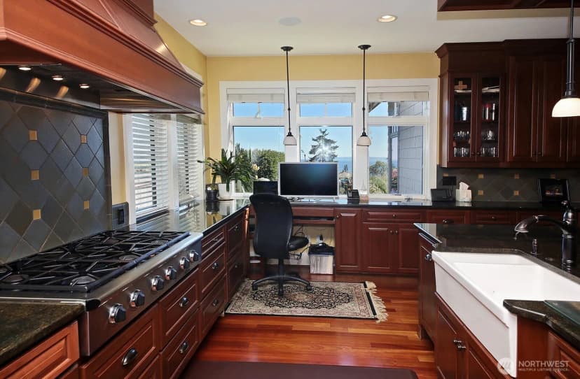 Property photo for 2382 Soundview Drive, Langley photo 21