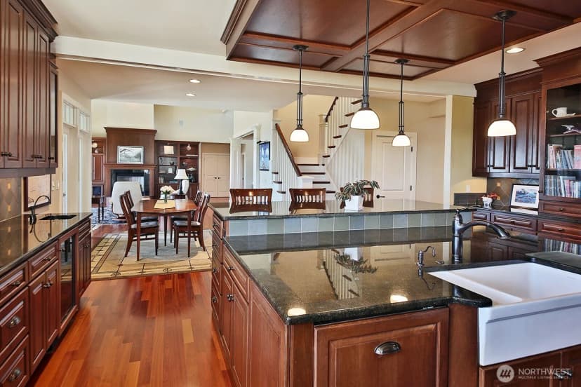 Property photo for 2382 Soundview Drive, Langley photo 23