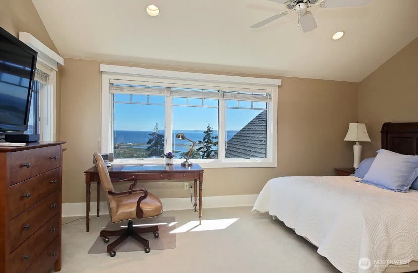 Property photo for 2382 Soundview Drive, Langley photo 32