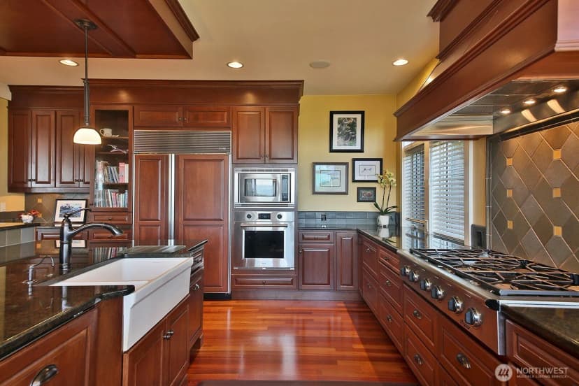 Property photo for 2382 Soundview Drive, Langley photo 22