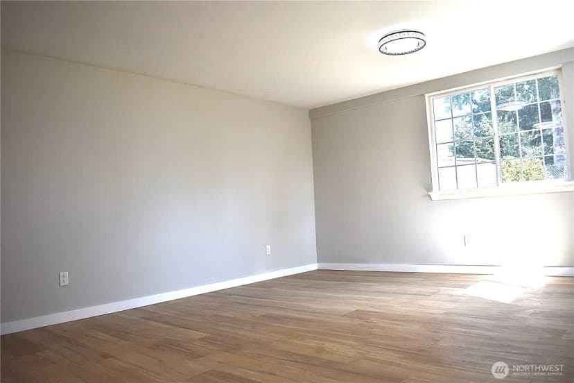 Property photo for 7604 52nd Avenue W, Lakewood photo 17