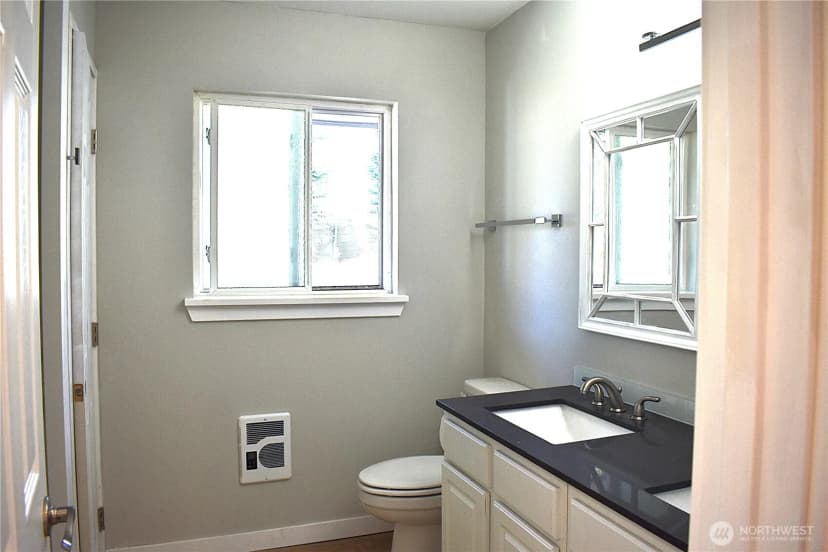 Property photo for 7604 52nd Avenue W, Lakewood photo 16