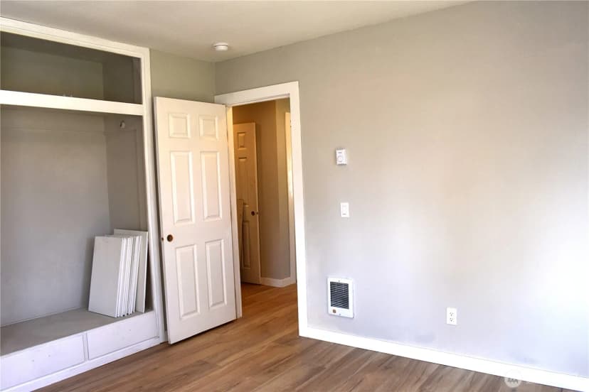 Property photo for 7604 52nd Avenue W, Lakewood photo 14