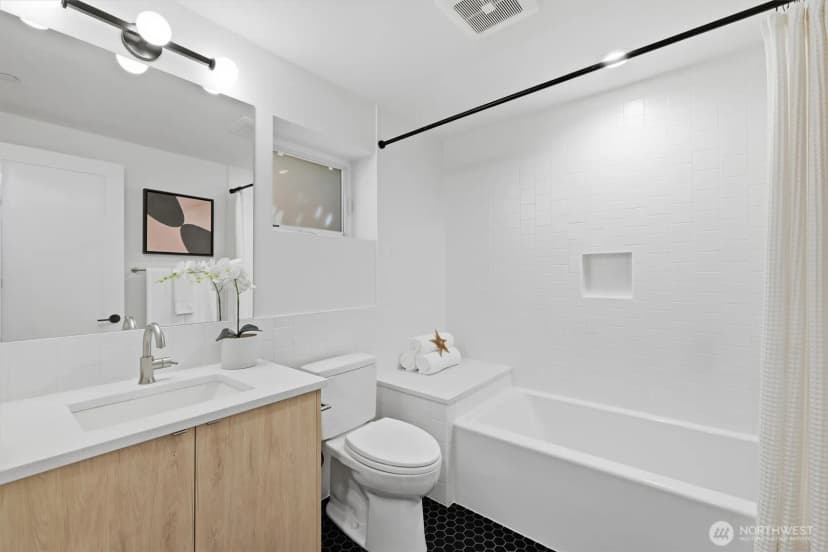 Property photo for 2011 Dexter Avenue N #a, Seattle photo 21
