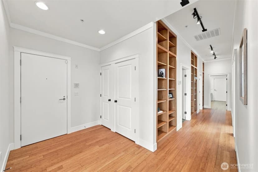 Property photo for 1010 Mill Avenue #302, Bellingham photo 2