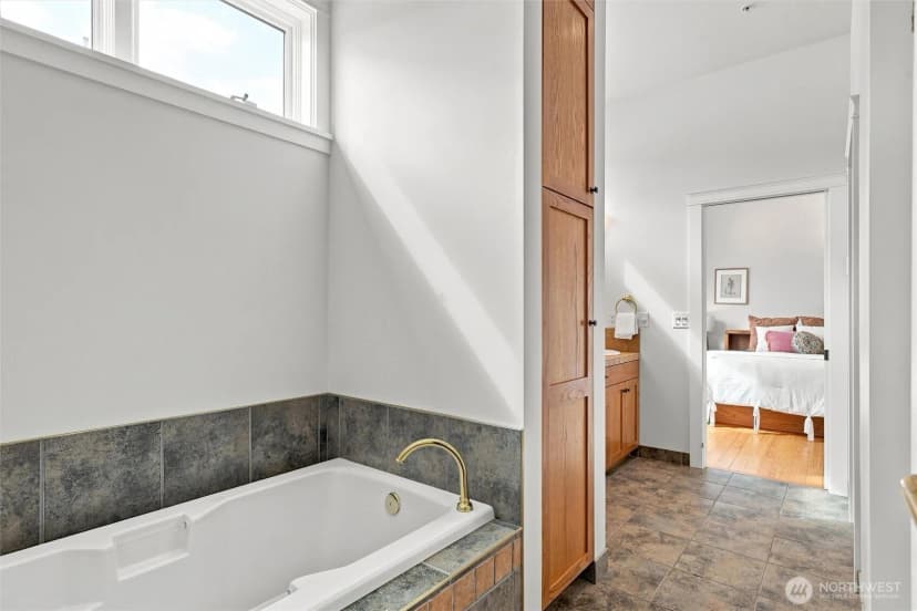 Property photo for 1010 Mill Avenue #302, Bellingham photo 15