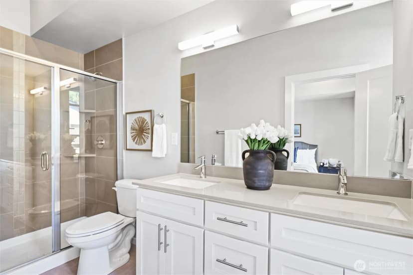 Property photo for 6861 Ne 170th Street #103, Kenmore photo 31