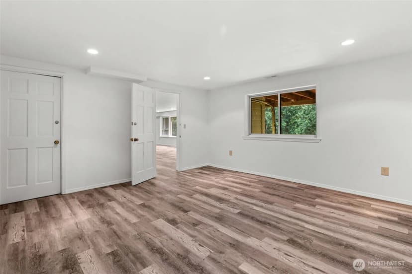 Property photo for 25235 Se Mirrormont Drive, Issaquah photo 32