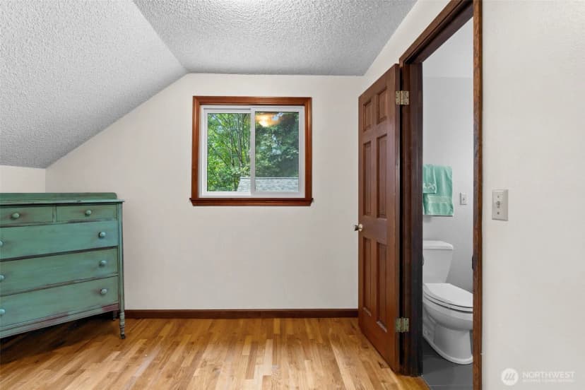 Property photo for 25235 Se Mirrormont Drive, Issaquah photo 26