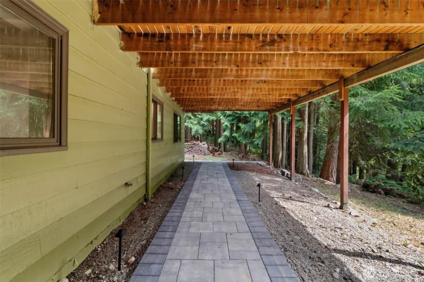 Property photo for 25235 Se Mirrormont Drive, Issaquah photo 29