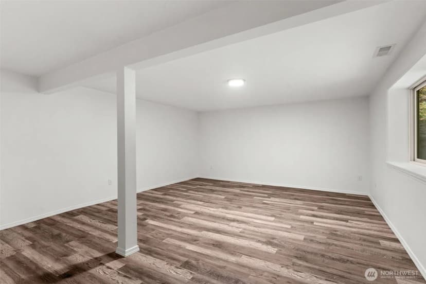 Property photo for 25235 Se Mirrormont Drive, Issaquah photo 38
