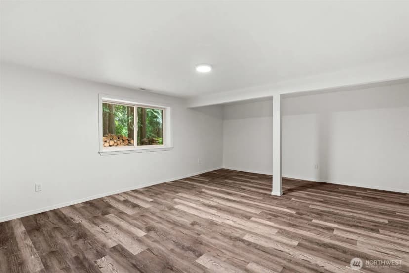 Property photo for 25235 Se Mirrormont Drive, Issaquah photo 37