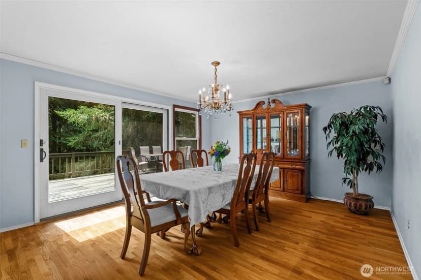 Property photo for 25235 Se Mirrormont Drive, Issaquah photo 14