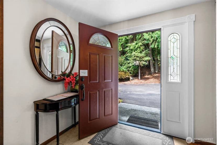 Property photo for 25235 Se Mirrormont Drive, Issaquah photo 6