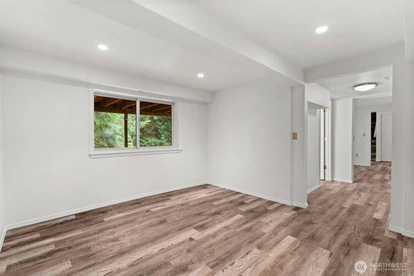 Property photo for 25235 Se Mirrormont Drive, Issaquah photo 36