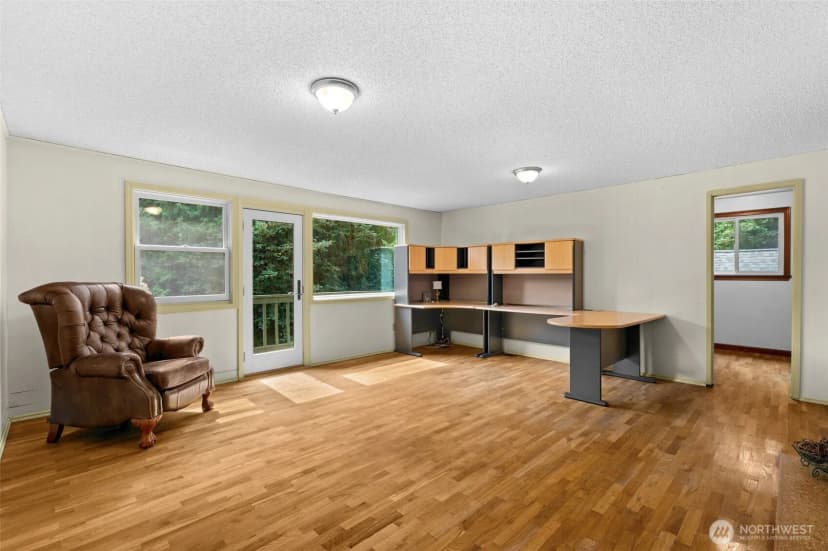 Property photo for 25235 Se Mirrormont Drive, Issaquah photo 24