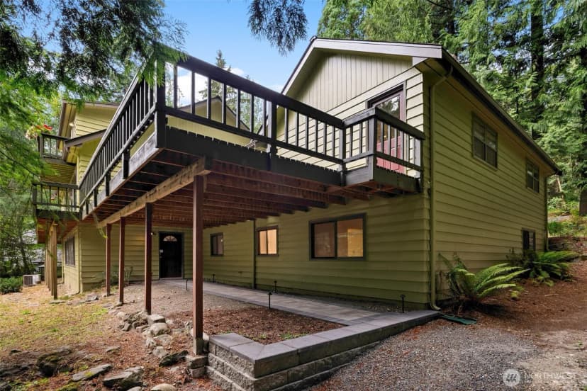 Property photo for 25235 Se Mirrormont Drive, Issaquah photo 28