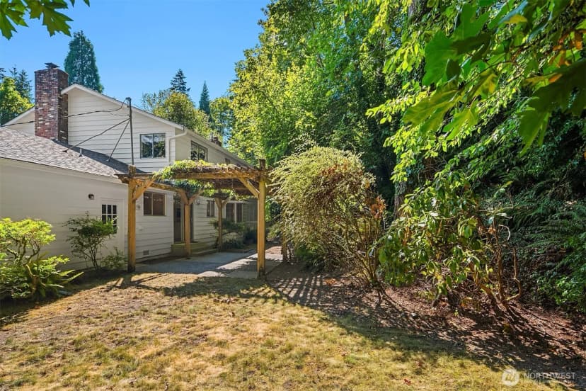 Property photo for 7921 E Mercer Way, Mercer Island photo 33