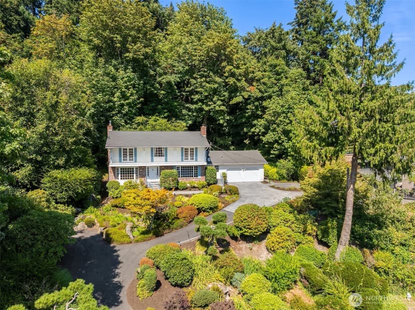 Property photo for 7921 E Mercer Way, Mercer Island photo 2