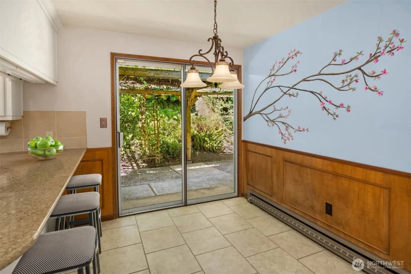 Property photo for 7921 E Mercer Way, Mercer Island photo 12