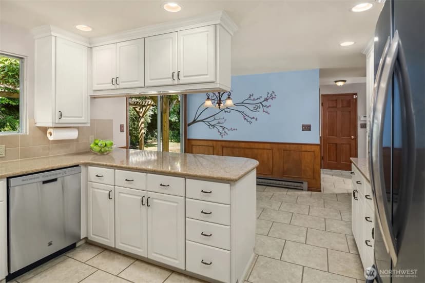 Property photo for 7921 E Mercer Way, Mercer Island photo 9