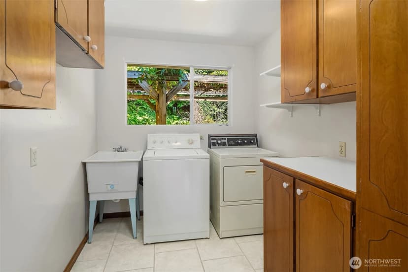 Property photo for 7921 E Mercer Way, Mercer Island photo 16