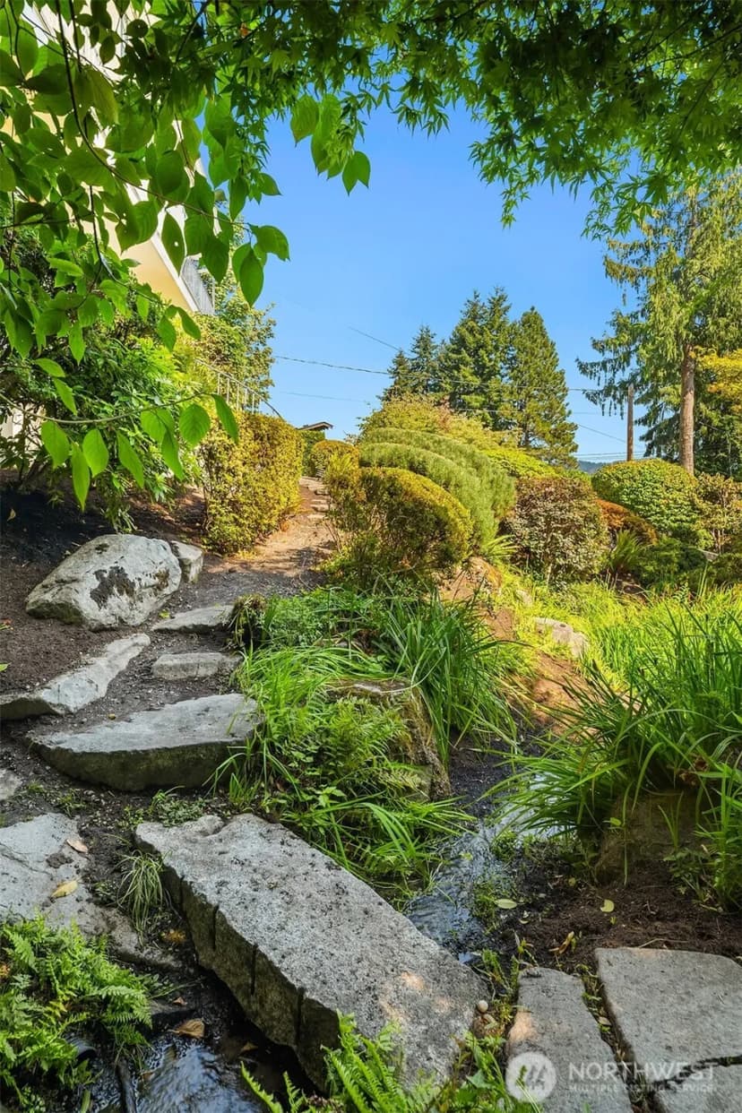 Property photo for 7921 E Mercer Way, Mercer Island photo 36