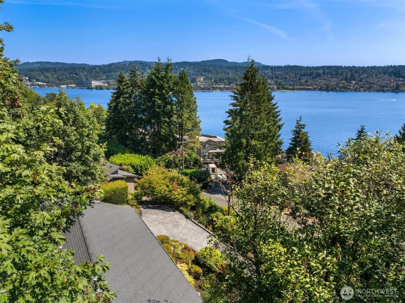 Property photo for 7921 E Mercer Way, Mercer Island photo 32