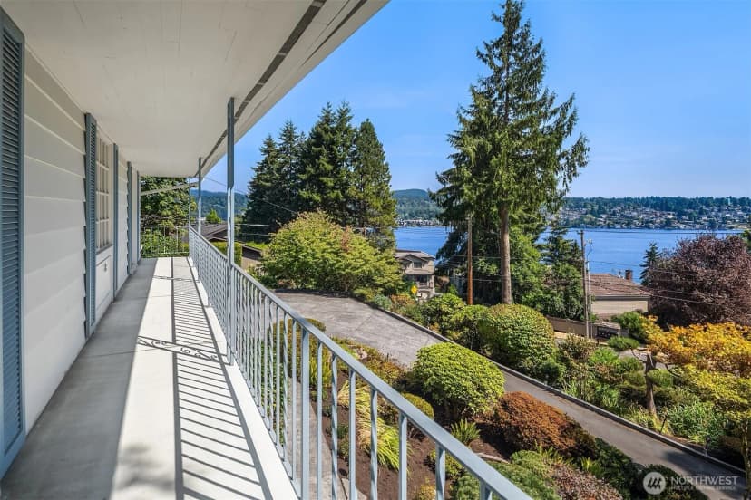 Property photo for 7921 E Mercer Way, Mercer Island photo 22
