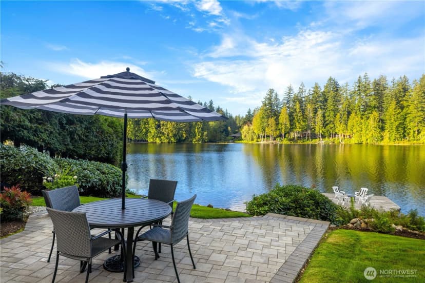 Property photo for 2061 E Beaver Lake Drive Se, Sammamish photo 13