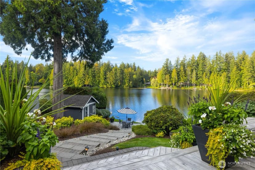 Property photo for 2061 E Beaver Lake Drive Se, Sammamish photo 4