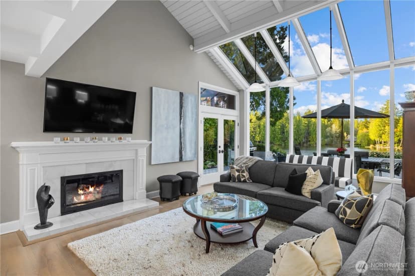 Property photo for 2061 E Beaver Lake Drive Se, Sammamish photo 10
