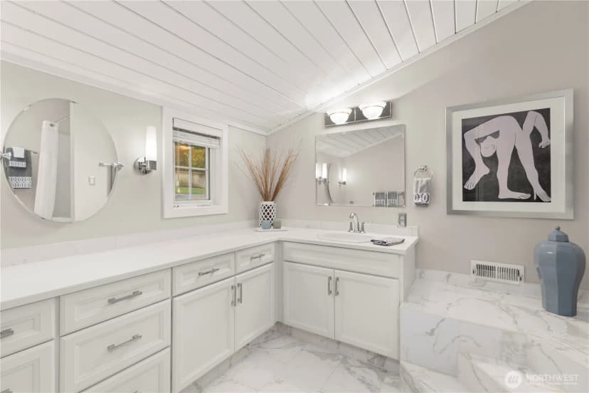 Property photo for 2061 E Beaver Lake Drive Se, Sammamish photo 21