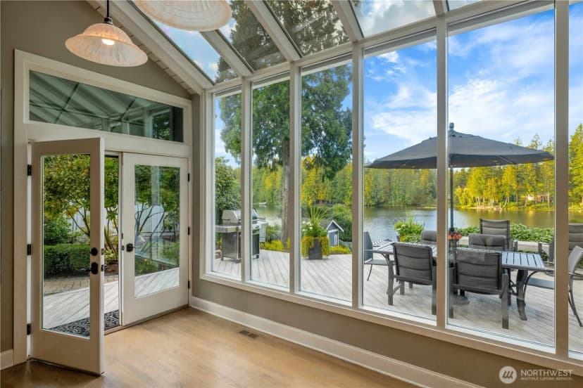 Property photo for 2061 E Beaver Lake Drive Se, Sammamish photo 11