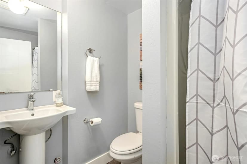 Property photo for 6065 Ne 135th Street, Kirkland photo 28