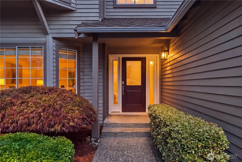 Property photo for 23046 Ne 19th Drive, Sammamish photo 2