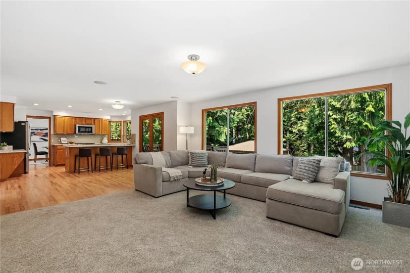 Property photo for 23046 Ne 19th Drive, Sammamish photo 9