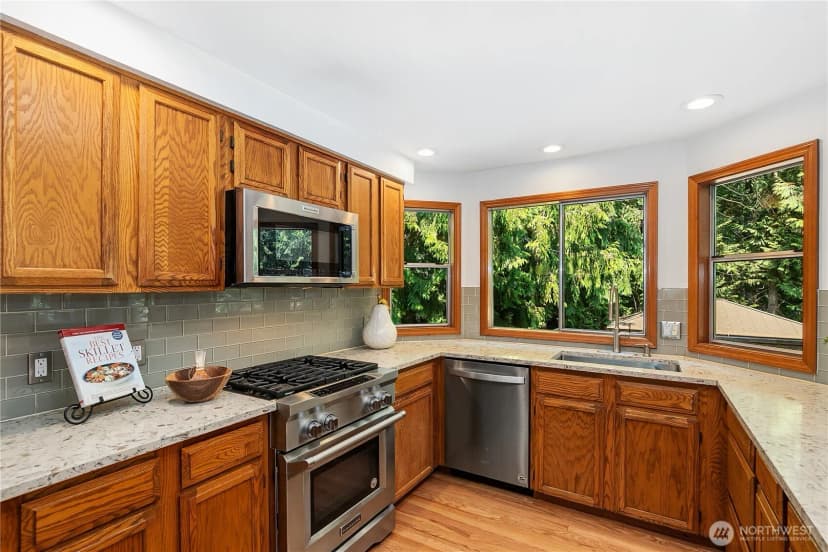 Property photo for 23046 Ne 19th Drive, Sammamish photo 7