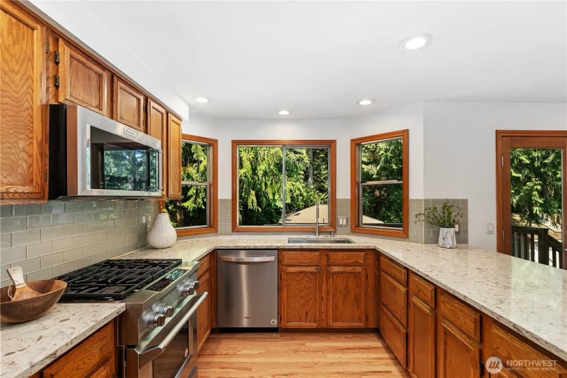 Property photo for 23046 Ne 19th Drive, Sammamish photo 6