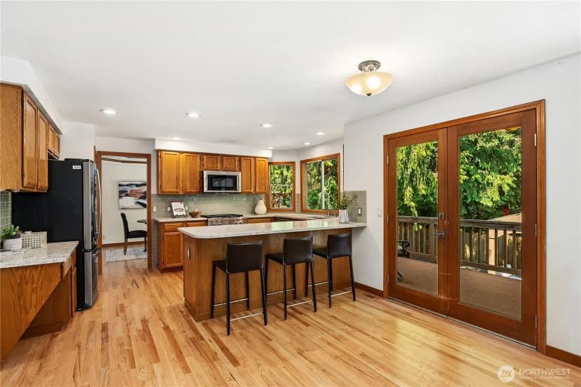 Property photo for 23046 Ne 19th Drive, Sammamish photo 8